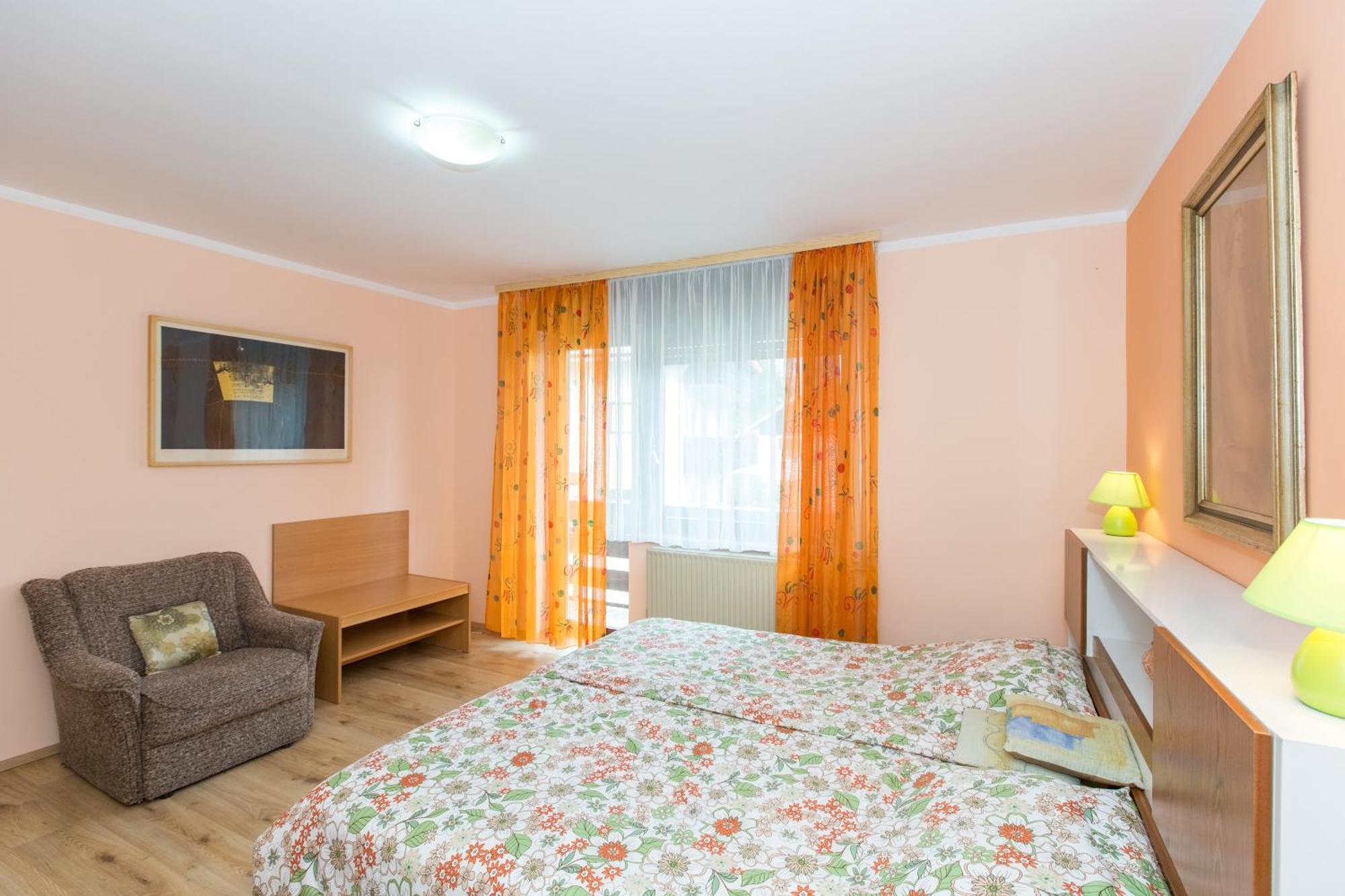 Apartment Ina Блед Стая снимка