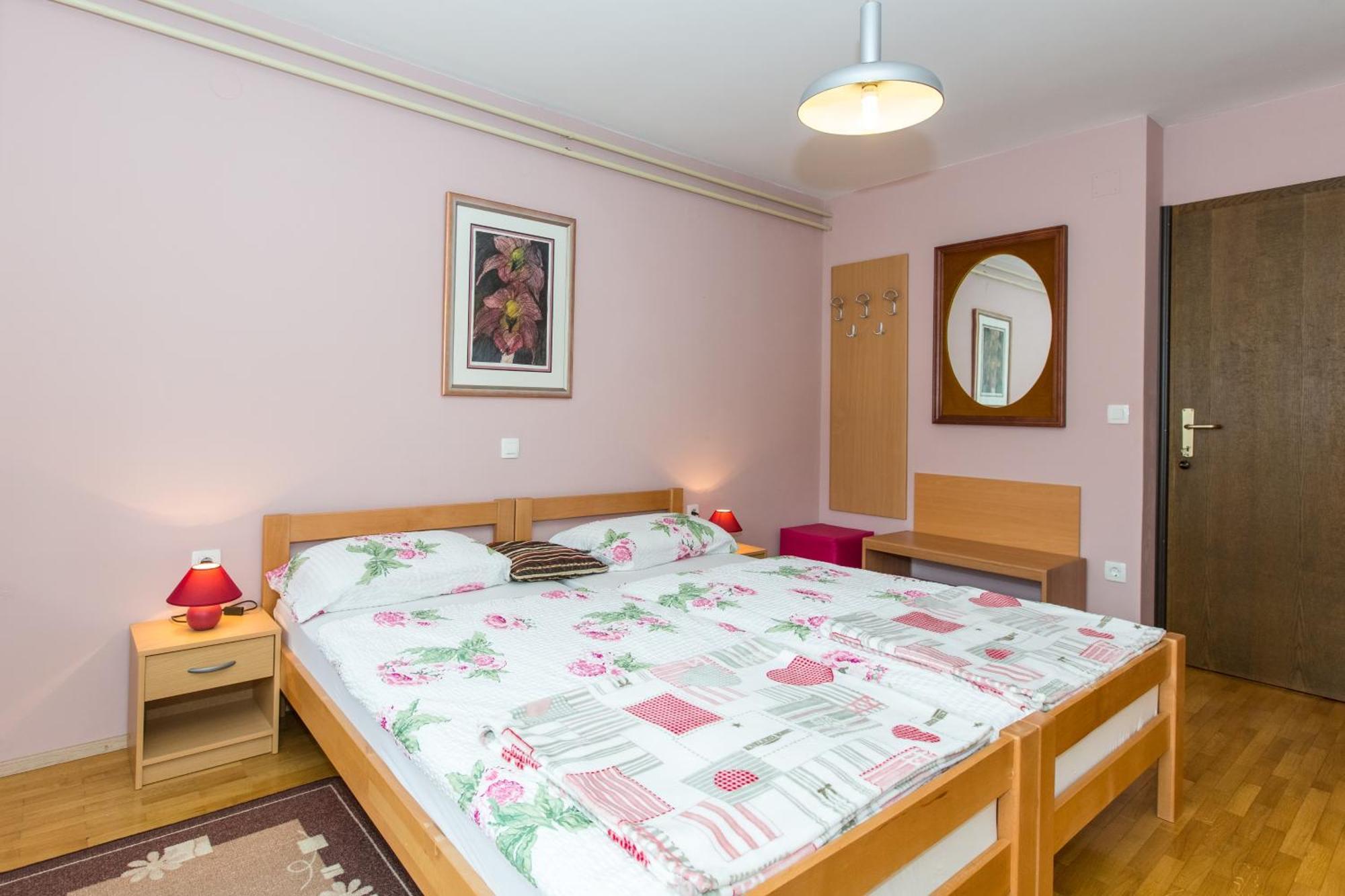 Apartment Ina Блед Стая снимка